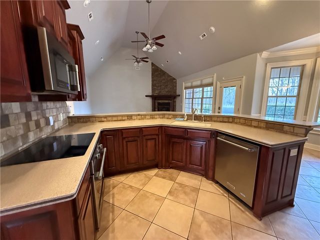 4600 S Old Wire Road, Rogers, AR 72758