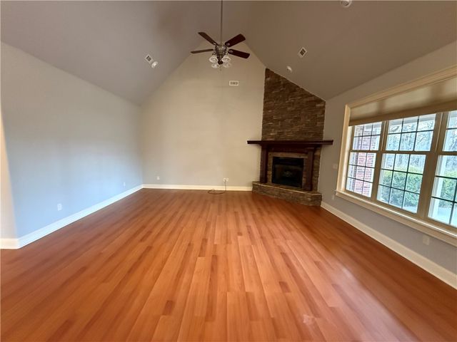 4600 S Old Wire Road, Rogers, AR 72758