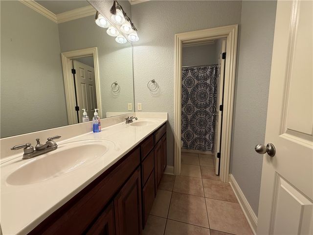 4600 S Old Wire Road, Rogers, AR 72758