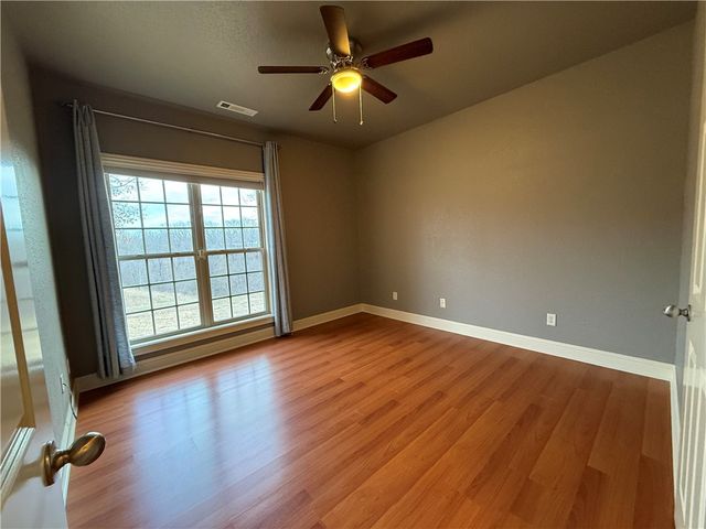 4600 S Old Wire Road, Rogers, AR 72758