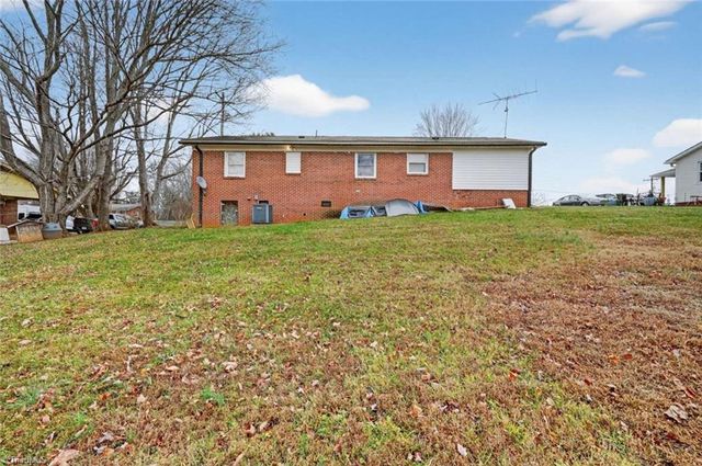 203 Gaylon Street, Mount Airy, NC 27030