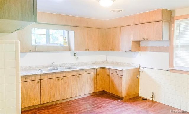 11090 Minden Street, Detroit, MI 48205