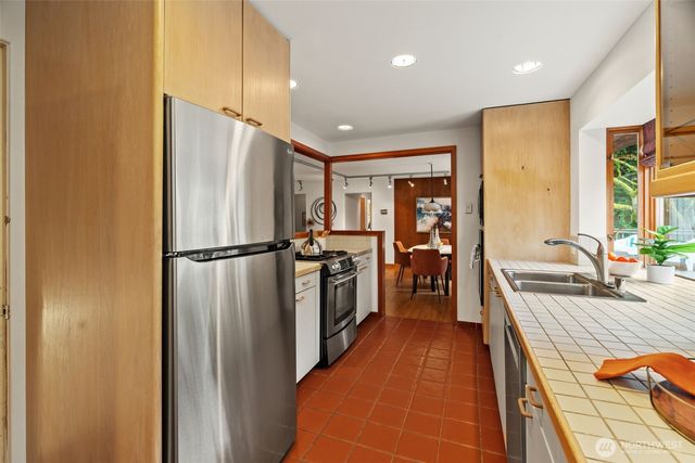 23312 Robin Hood Drive, Edmonds, WA 98020