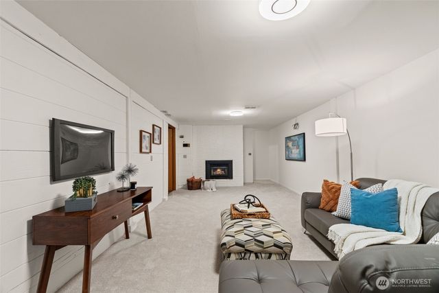 23312 Robin Hood Drive, Edmonds, WA 98020