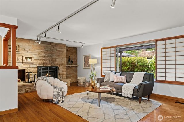 23312 Robin Hood Drive, Edmonds, WA 98020