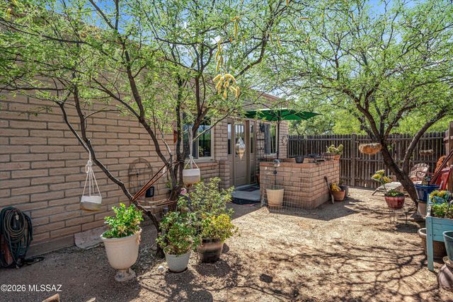 3000 N Longhorn Drive, Tucson, AZ 85749