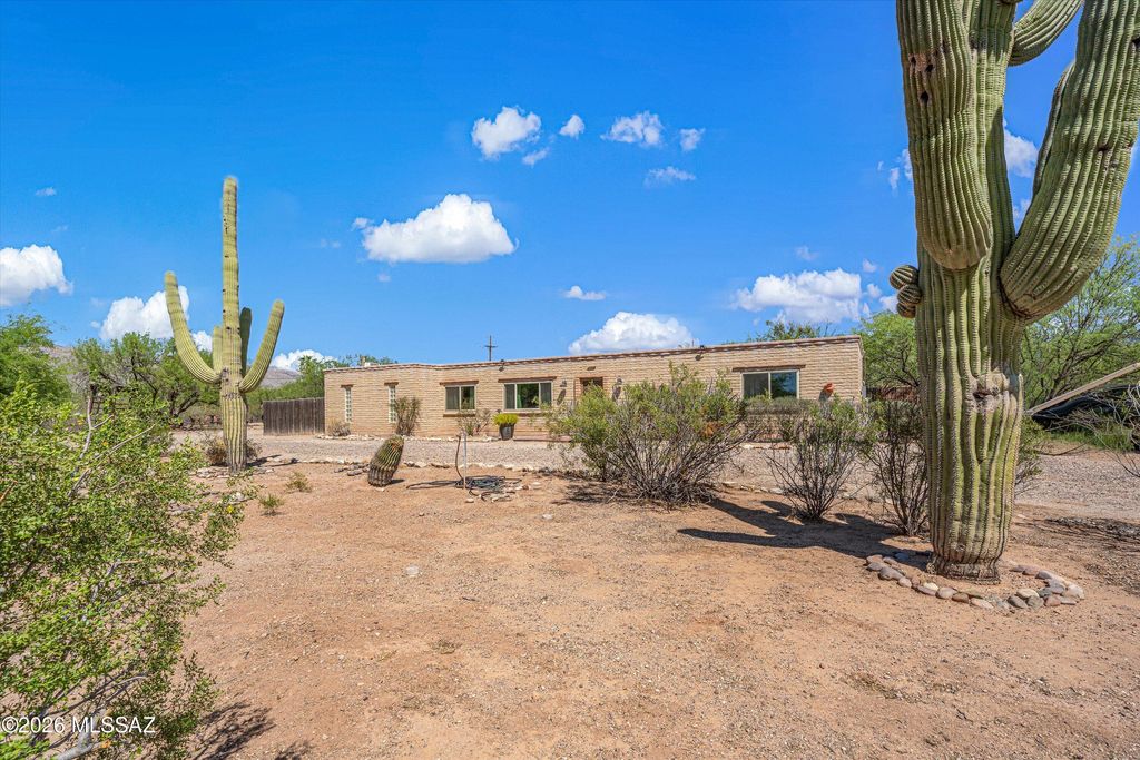 3000 N Longhorn Drive, Tucson, AZ 85749