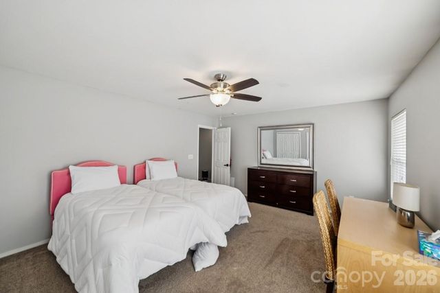 3902 Larkhaven Village Drive, Charlotte, NC 28215