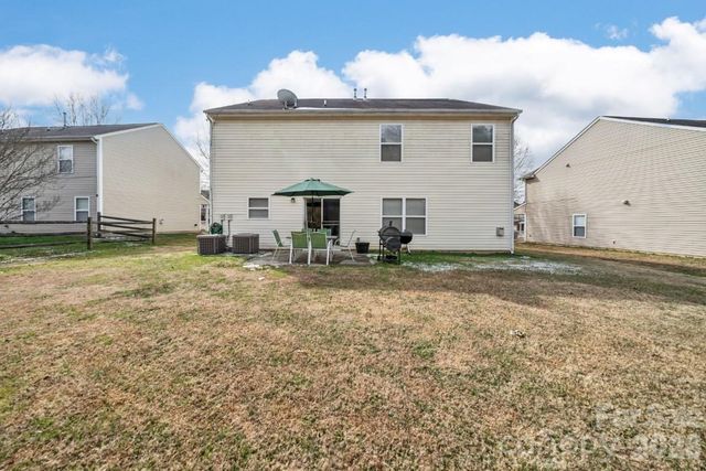 3902 Larkhaven Village Drive, Charlotte, NC 28215