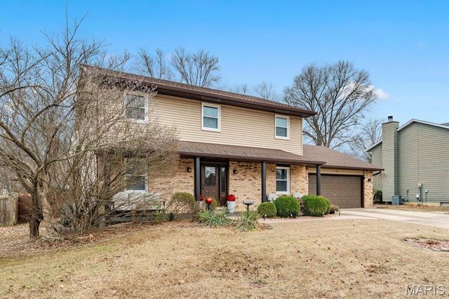 1024 Hickory Point, Collinsville, IL 62234