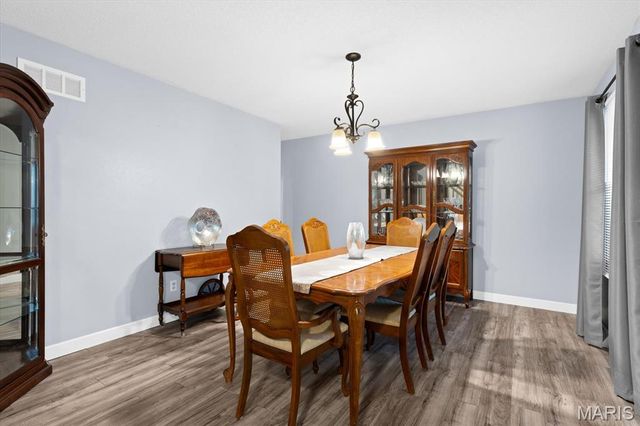 1024 Hickory Point, Collinsville, IL 62234