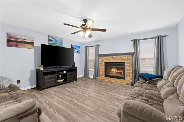 1024 Hickory Point, Collinsville, IL 62234