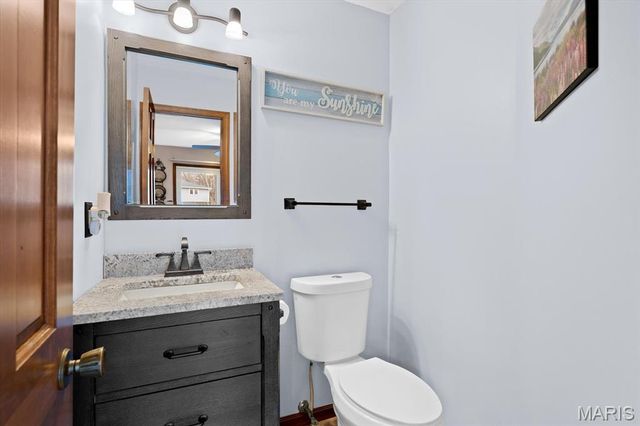 1024 Hickory Point, Collinsville, IL 62234