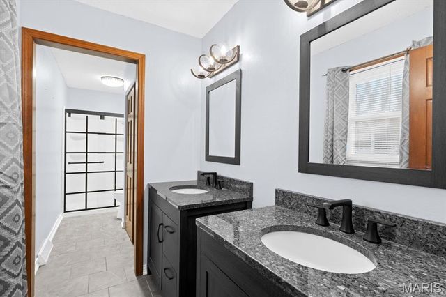 1024 Hickory Point, Collinsville, IL 62234