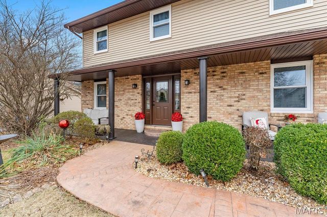 1024 Hickory Point, Collinsville, IL 62234