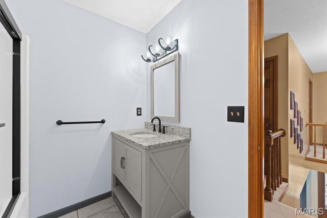 1024 Hickory Point, Collinsville, IL 62234