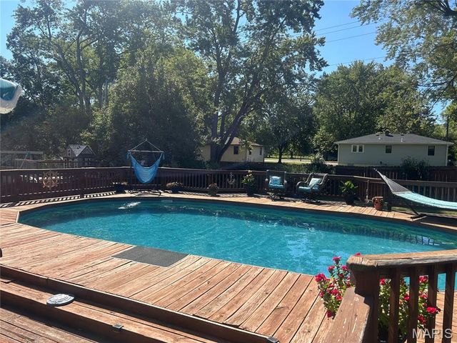 1024 Hickory Point, Collinsville, IL 62234