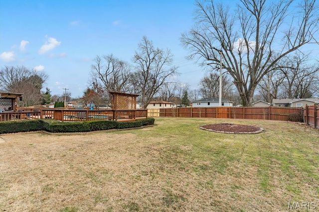 1024 Hickory Point, Collinsville, IL 62234