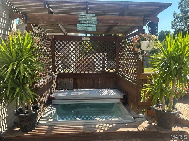 1024 Hickory Point, Collinsville, IL 62234