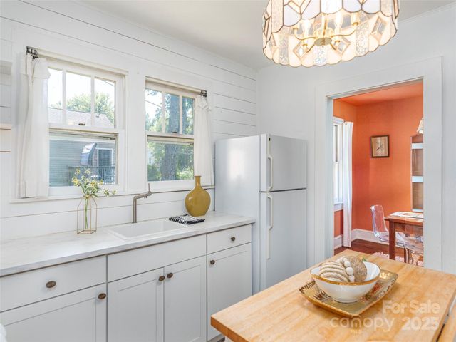 275 Richland Street, Waynesville, NC 28786