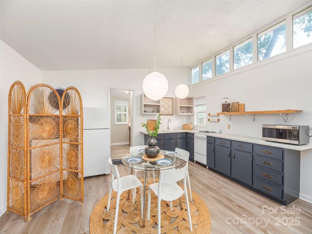 275 Richland Street, Waynesville, NC 28786