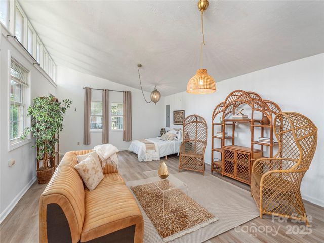 275 Richland Street, Waynesville, NC 28786