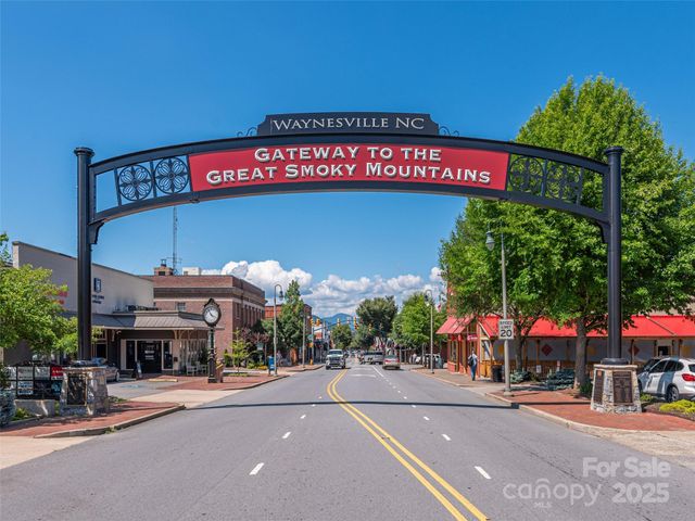 275 Richland Street, Waynesville, NC 28786