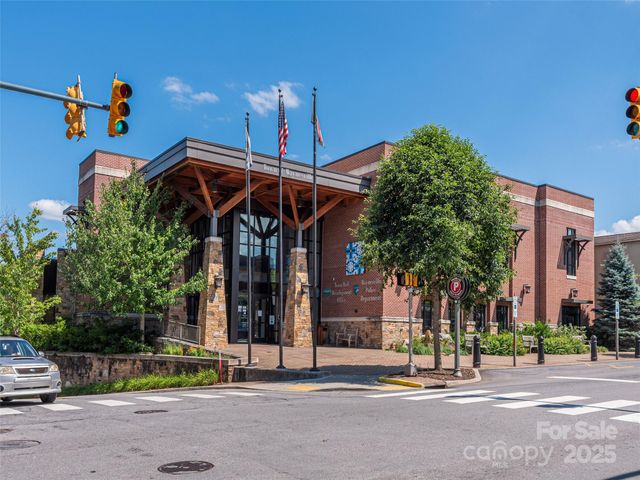 275 Richland Street, Waynesville, NC 28786