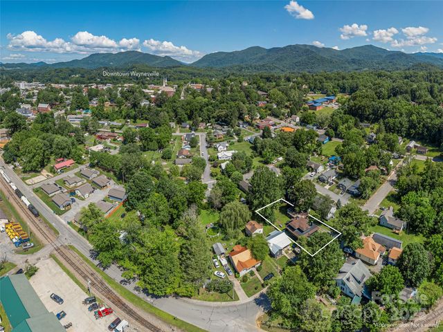 275 Richland Street, Waynesville, NC 28786