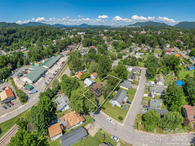 275 Richland Street, Waynesville, NC 28786