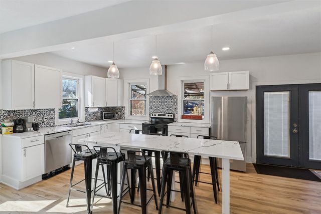 1806 10th Street, Des Moines, IA 50314