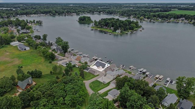 31218 Curran Beach Road, Dowagiac, MI 49047