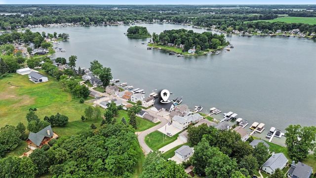 31218 Curran Beach Road, Dowagiac, MI 49047