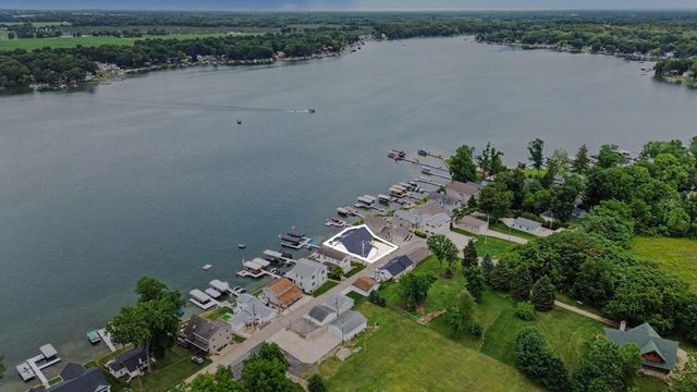 31218 Curran Beach Road, Dowagiac, MI 49047