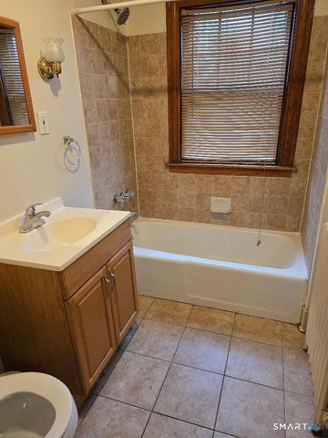 39 Starview Avenue 1st floor, Waterbury, CT 06708