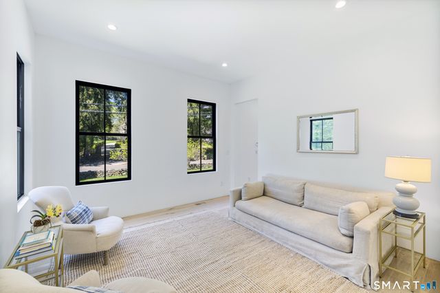 13 Sunswyck Road, Darien, CT 06820