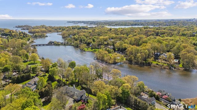13 Sunswyck Road, Darien, CT 06820