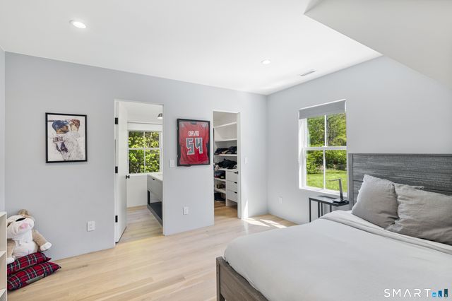 13 Sunswyck Road, Darien, CT 06820