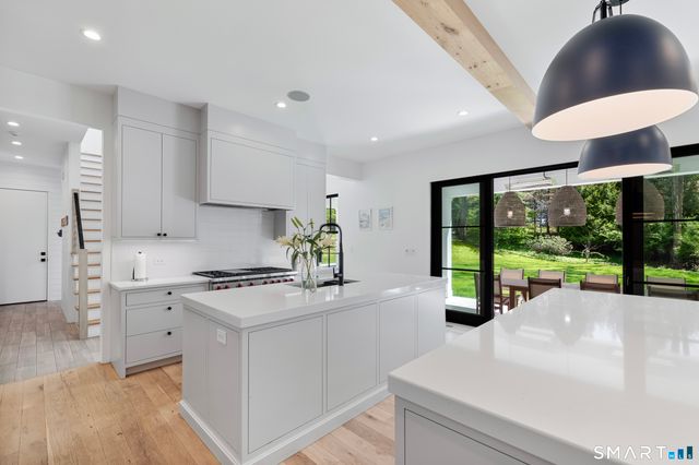 13 Sunswyck Road, Darien, CT 06820