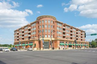 6000 N Cicero Avenue 410, Chicago, IL 60646