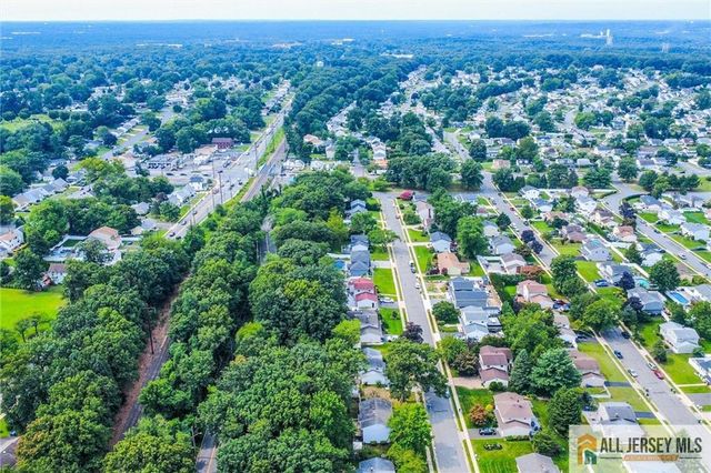 18 Kierst Street, Sayreville, NJ 08859