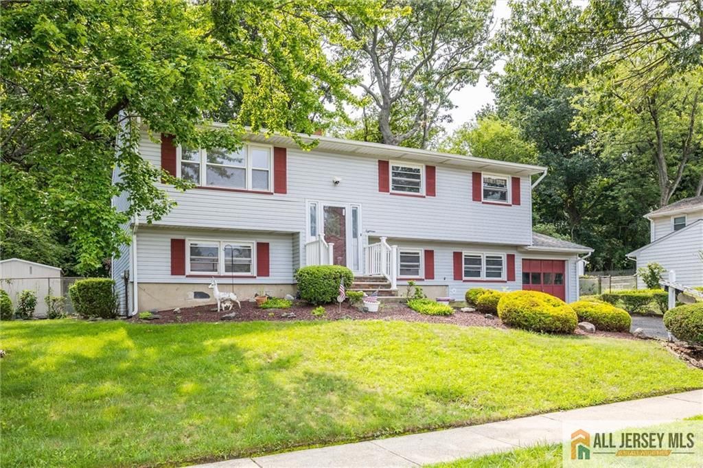 18 Kierst Street, Sayreville, NJ 08859