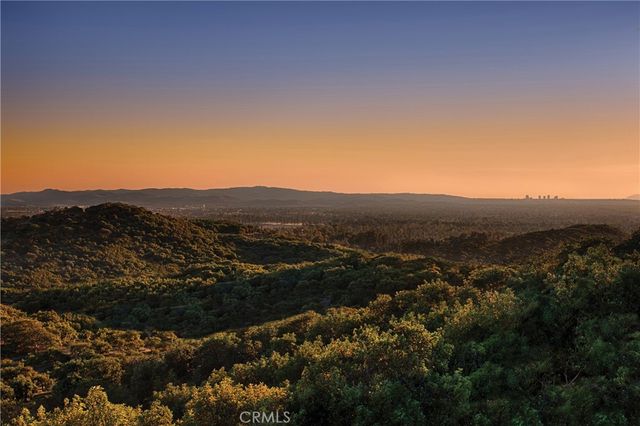 564 PENINSULA, Irvine, CA 92602