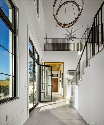 564 PENINSULA, Irvine, CA 92602