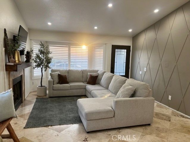 9765 Venus Lane, Fontana, CA 92335