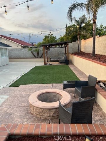 9765 Venus Lane, Fontana, CA 92335