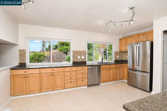 1325 New Hampshire Dr, Concord, CA 94521