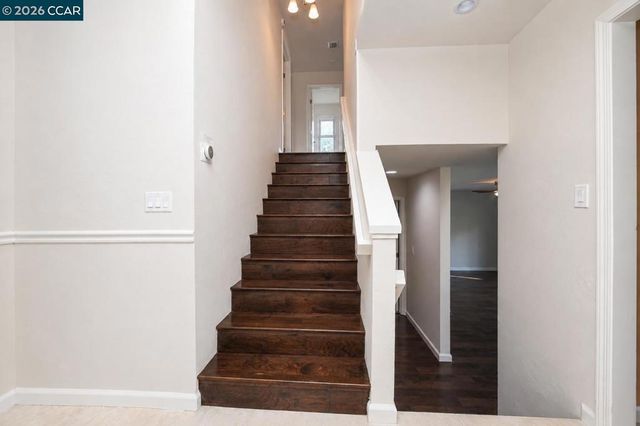 1325 New Hampshire Dr, Concord, CA 94521