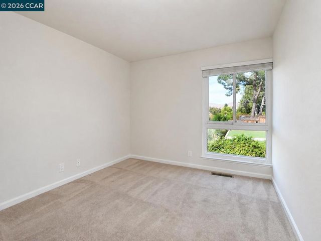 1325 New Hampshire Dr, Concord, CA 94521