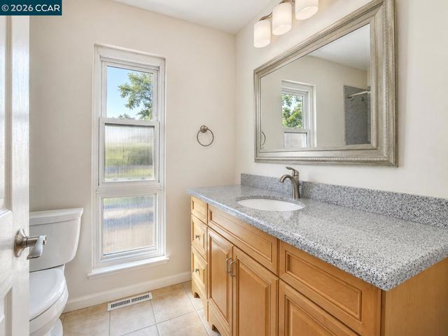 1325 New Hampshire Dr, Concord, CA 94521